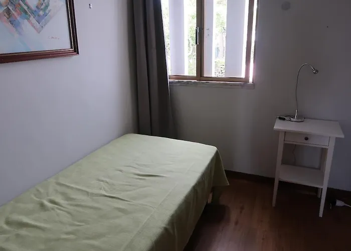 Cosy 3 Bedroom House Close To The *